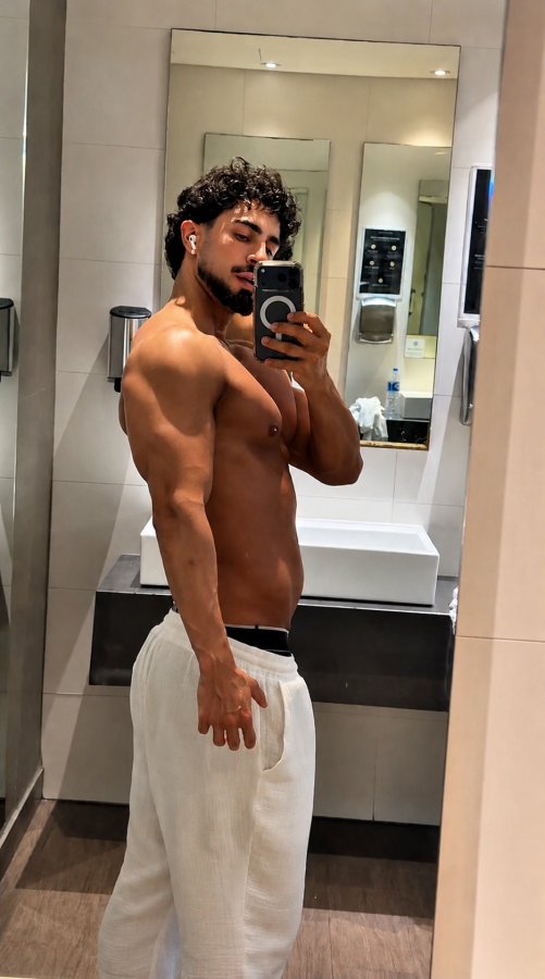 Kaun Gostoso 12