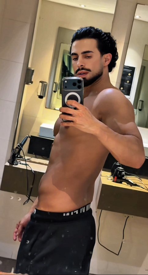 Kaun Gostoso 13